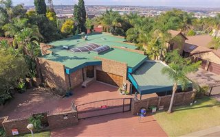 5 Bedroom House in Zwartkop