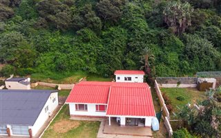 120 m² Commercial space in Umdloti Beach