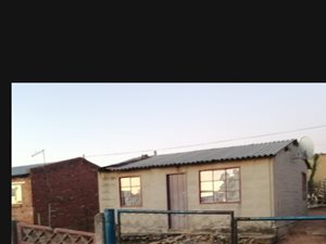 2 Bed House in Duduza