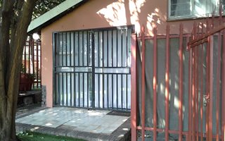 1 Bedroom Garden Cottage in Horizon View