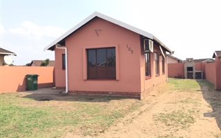 3 Bedroom House in Aquadene