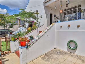 5 Bed House in Orange Grove