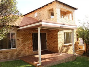 3 Bedroom Townhouse in Honeydew Ridge