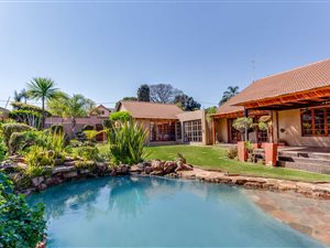4 Bed House in Orchards