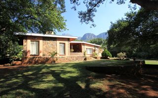 1.9 ha Farm in Kampersrus AH