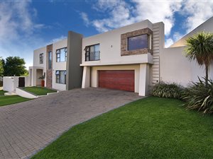 4 Bed House in Kyalami Gardens