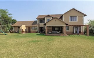 4 Bedroom House in Clifton Hill Estate