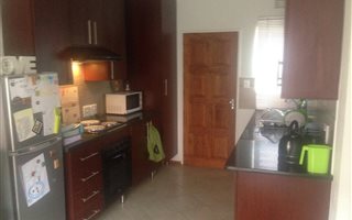 2 Bedroom Simplex in Albertsdal