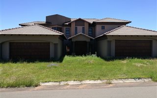 5 Bedroom House in Woodland Hills