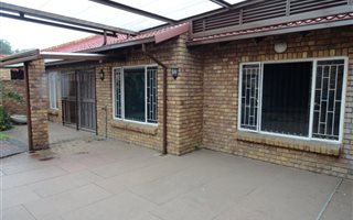 3 Bedroom Simplex in Lambton
