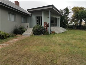4 Bed House in Mossel Bay Central