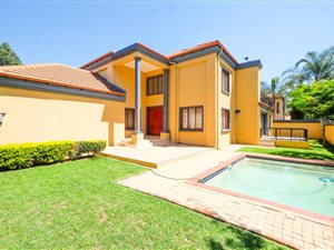 4 Bed House in Silver Lakes Golf Estate