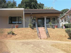 4 Bed House in Clare Estate