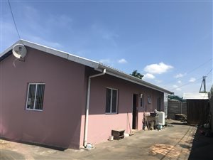 3 Bed House in Caneside