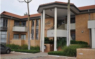 210 m² Commercial space in Groenkloof
