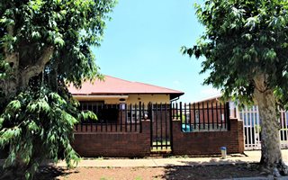 3 Bedroom House in Geduld