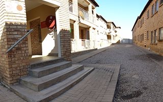 2 Bedroom Apartment in Kungwini Country Estate