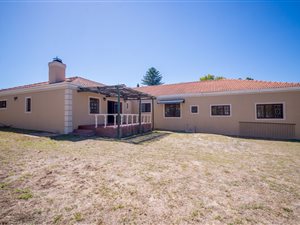4 Bed House in Somerset Ridge