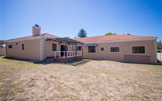 4 Bedroom House in Somerset Ridge