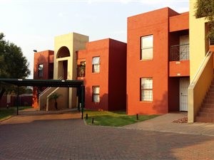 3 Bedroom Townhouse in Marais Steyn Park