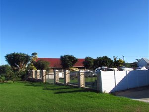 665 m² Land available in C Place
