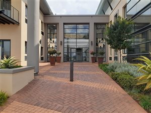 553 m² Office Space in Strubens Valley