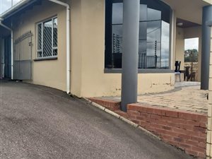 3 Bed House in Shallcross
