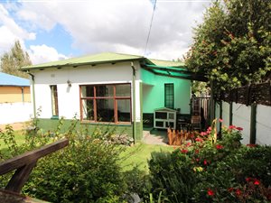 3 Bed House in Roodepoort North