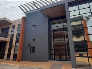 252 m² Commercial space in Highveld