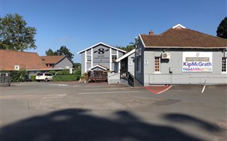 77 m² Commercial space in Kloof