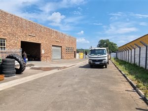 596 m² Industrial space in Richem
