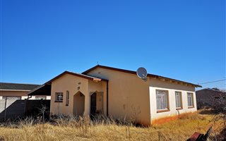 3 Bedroom House in Randlespark