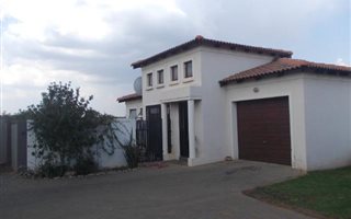 2 Bedroom Townhouse in Bergsig