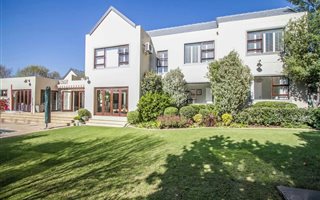 4 Bedroom House in Dainfern Golf Estate