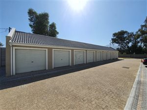 135 m² Commercial space in De Zoete Inval