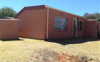 2 Bedroom Townhouse in Naturena