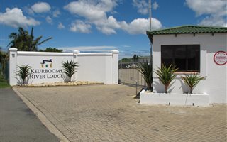 2 Bedroom Apartment in Keurbooms River