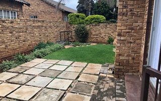 2 Bedroom Townhouse in Willowbrook