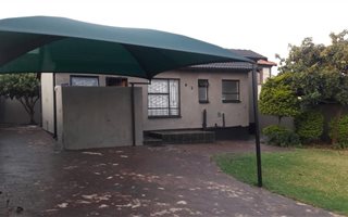 3 Bedroom House in Lotus Gardens