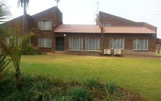 10000 ha Farm in Kameeldrift East