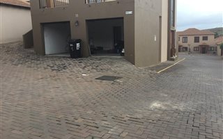 2 Bedroom Apartment in Noordheuwel