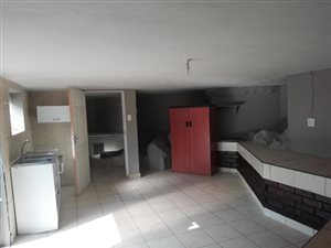 Studio Apartment in Bassonia