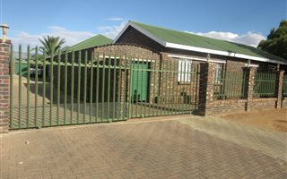 4 Bedroom House in Vryburg