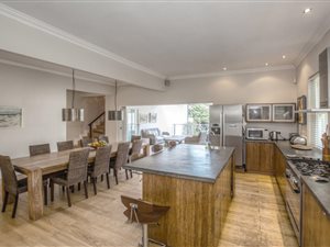 6 Bed House in Mill Park