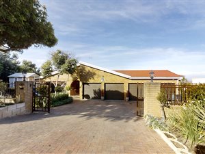 4 Bed House in Aurora