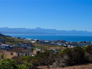 888 m² Land available in Whale Rock Heights