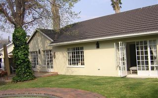 3 Bedroom Garden Cottage in Gallo Manor