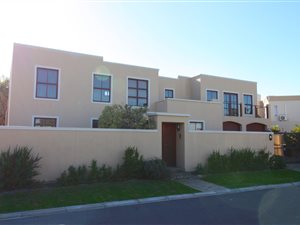 4 Bed House in Parklands