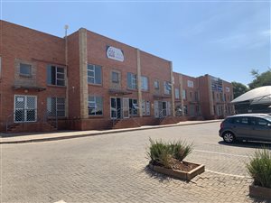 263 m² Industrial space in Hennopspark