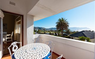 2 Bedroom Apartment in Simons Town